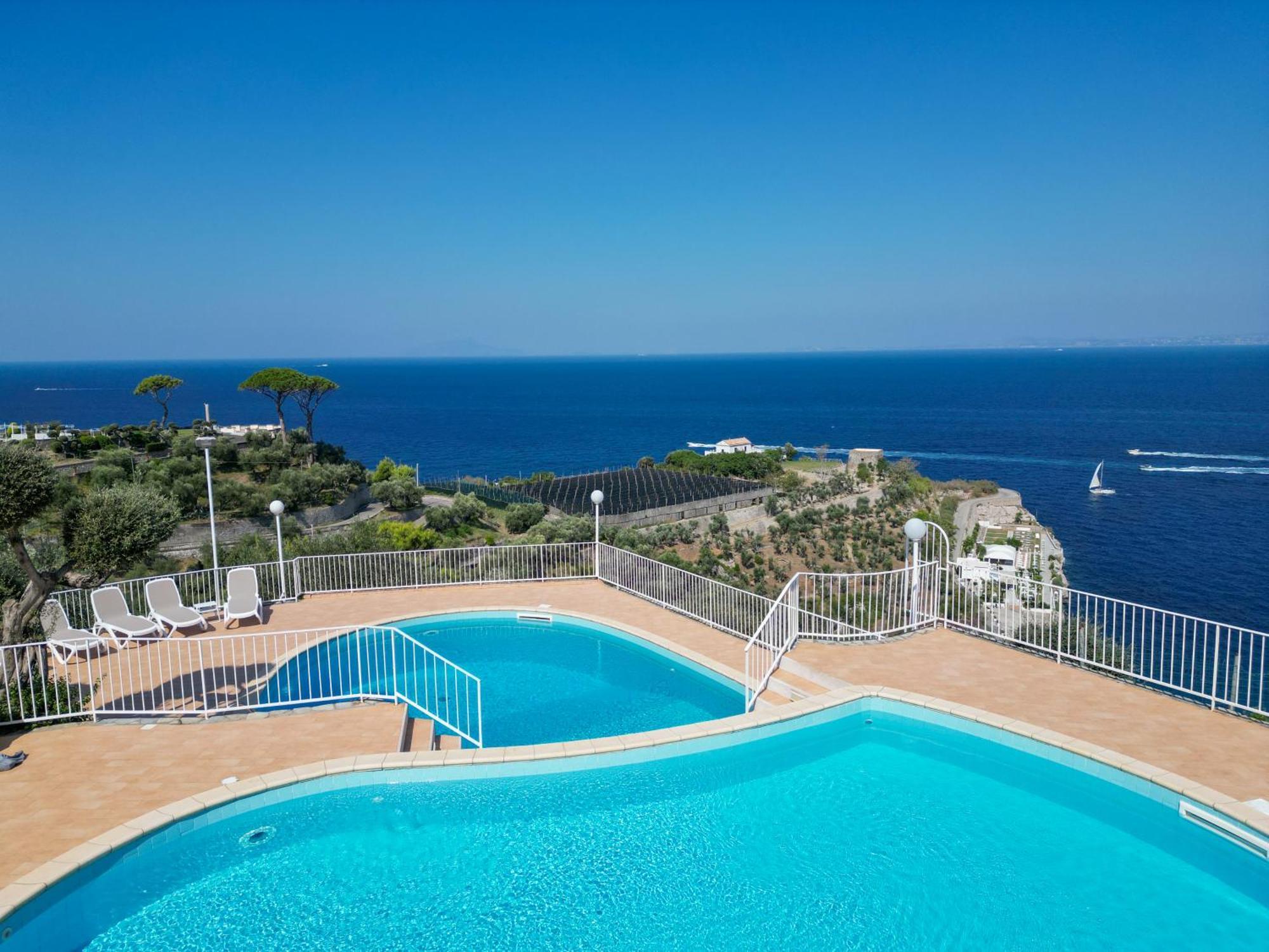 Villaggio Villa Lubrense Massa Lubrense Exterior photo