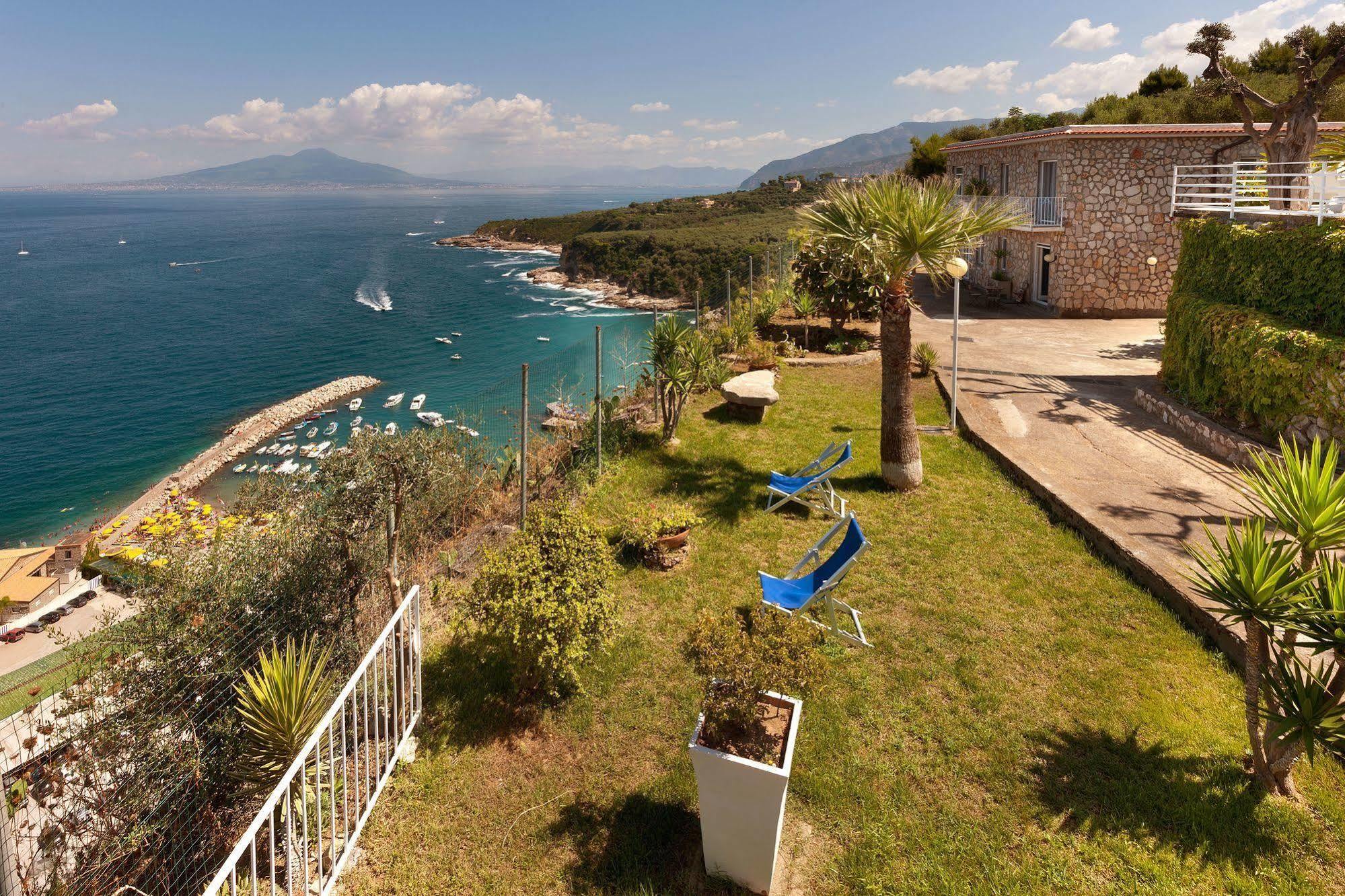 Villaggio Villa Lubrense Massa Lubrense Exterior photo